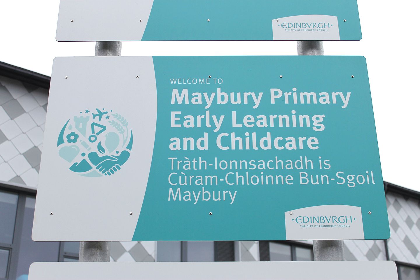 Maybury-Primary-School-sign-5-1440x960-16K