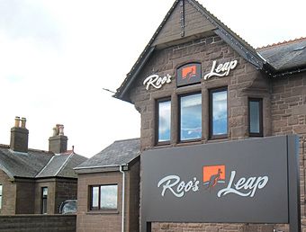 RoosLeap_signage_photo2_H_16K RoosLeap_signage_photo2_H_16K