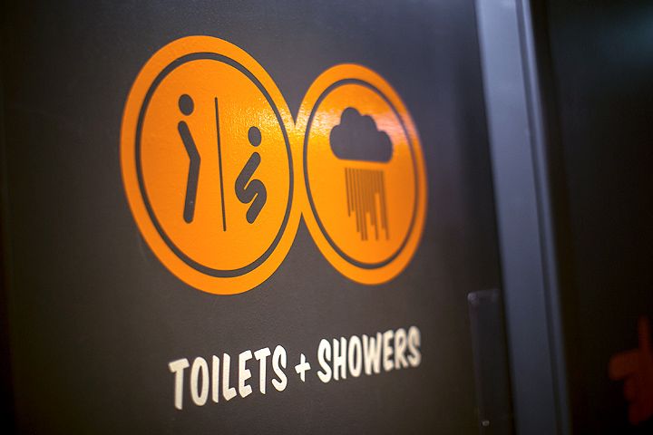 KickAss_ToiletsShowers_16K KickAss_ToiletsShowers_16K