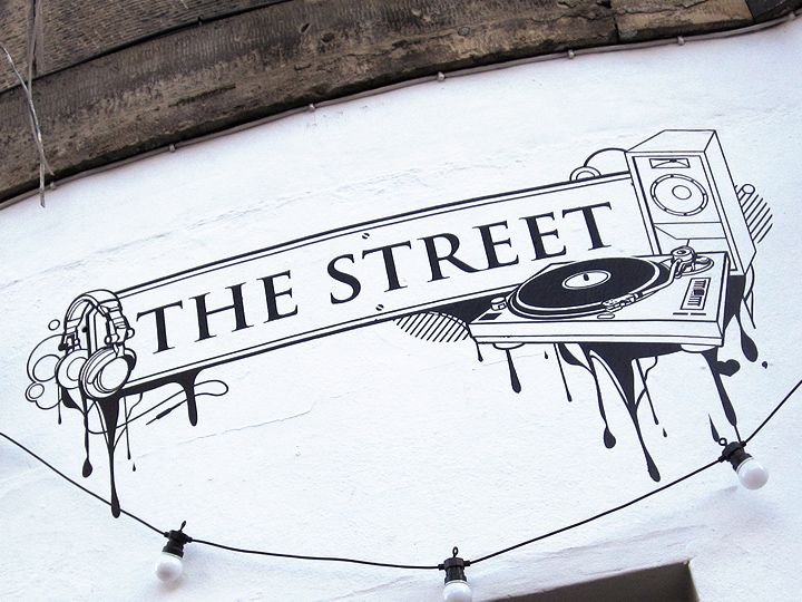 thestreet_signage_1_16k